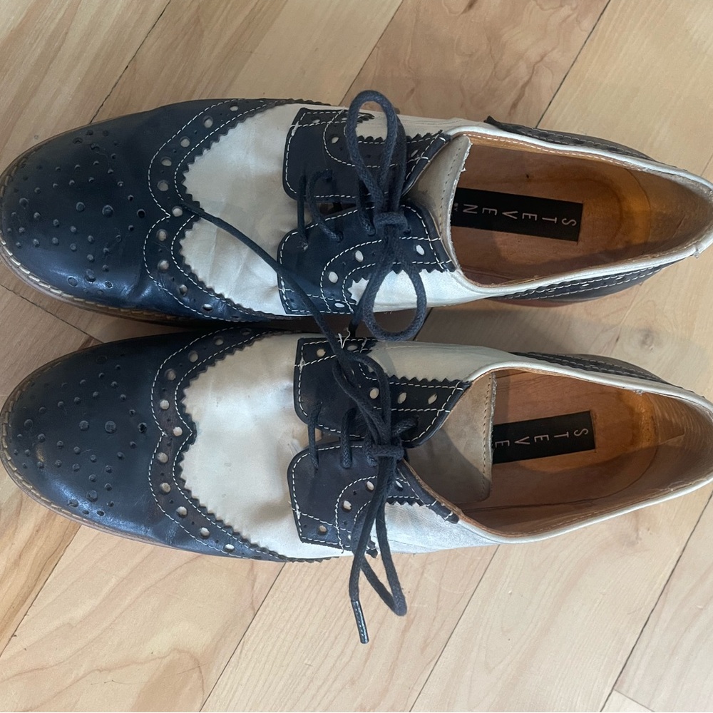 Vintage Style Blue & White Women’s Saddle Shoe